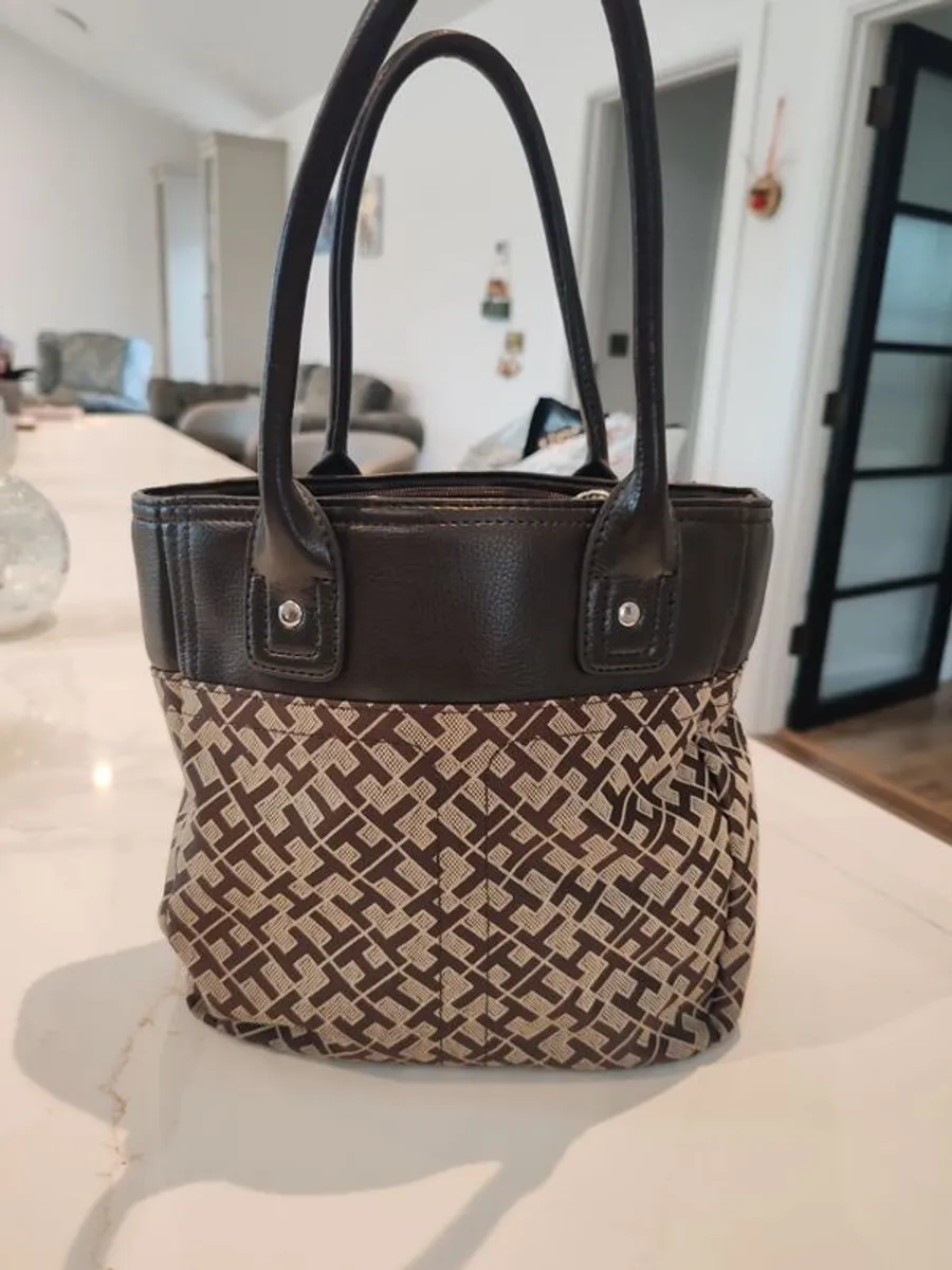 Tommy Hilfiger handbag - Image 2