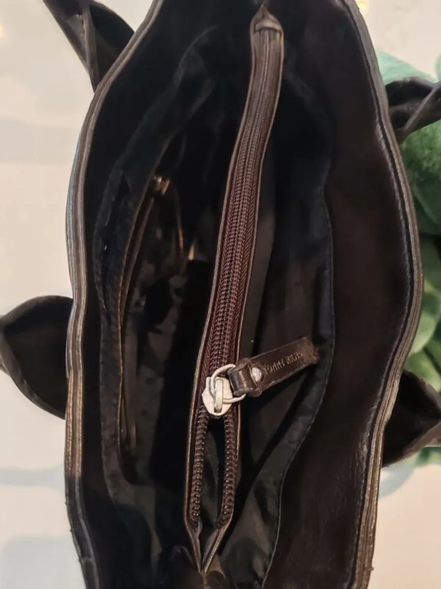 Tommy Hilfiger handbag - Image 3