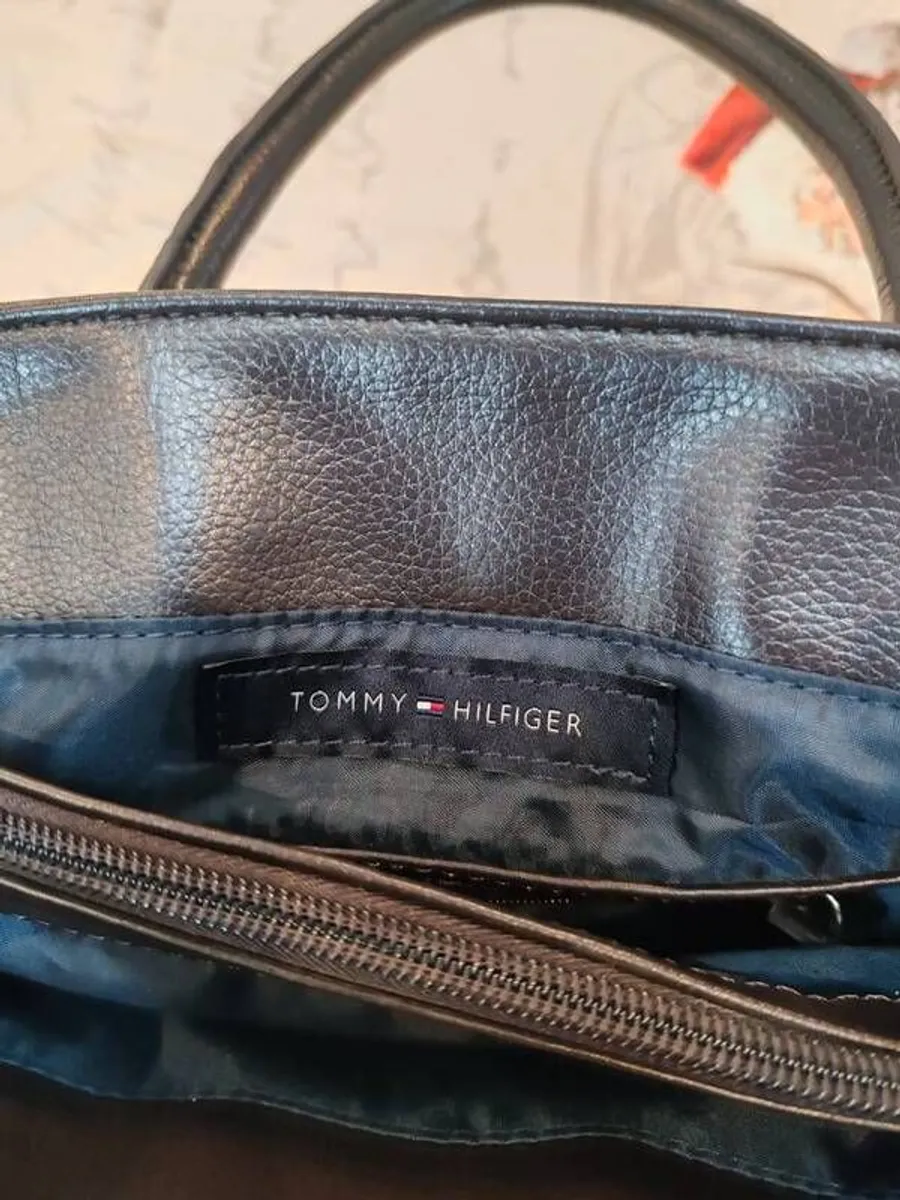 Tommy Hilfiger handbag - Image 4