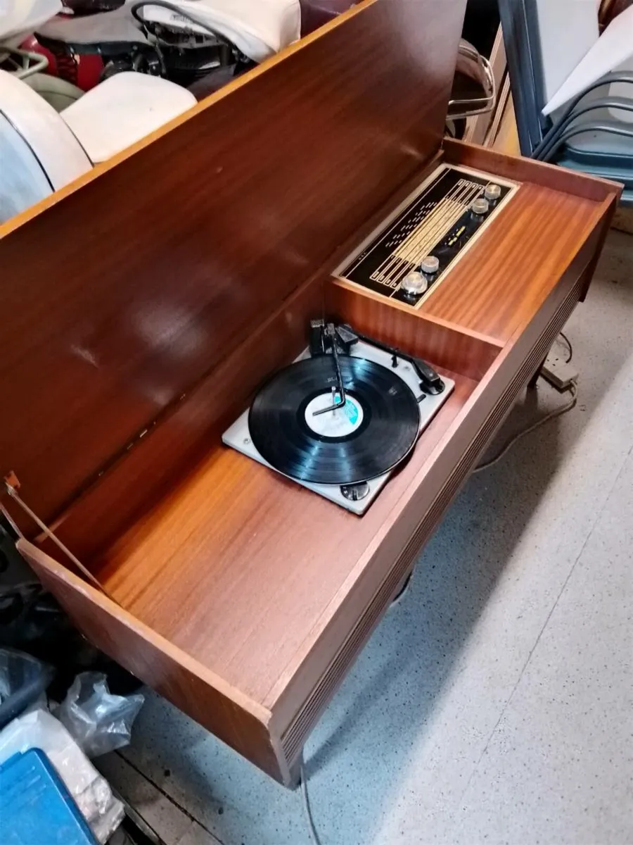 Vintage radio record player - Image 1