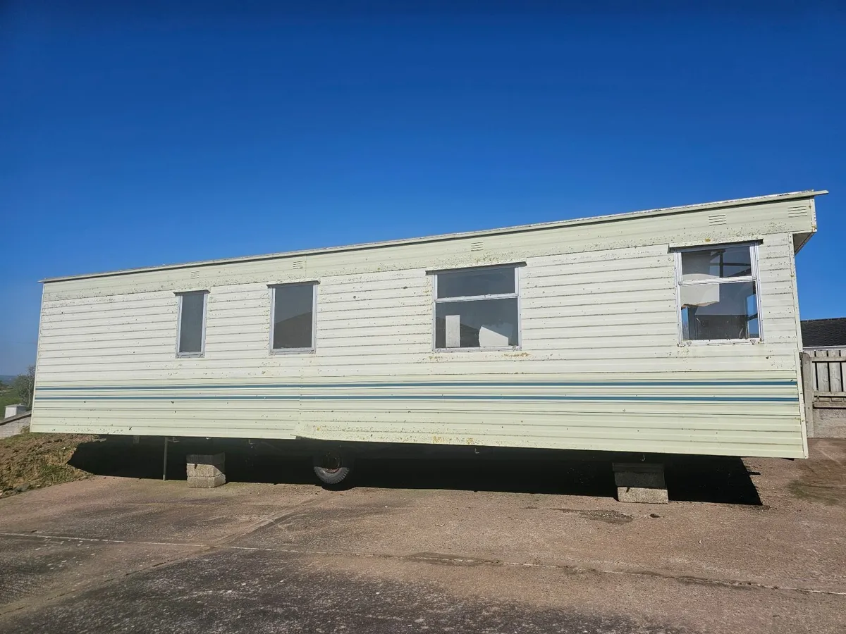 Caravan / Storage Unit - Image 1