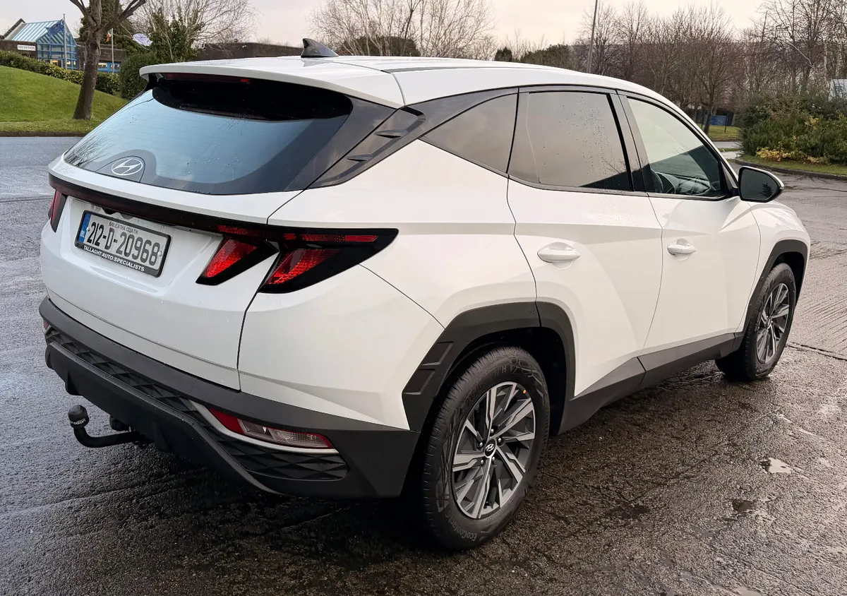 2021 Hyundai Tucson LOW MILEAGE - Image 4