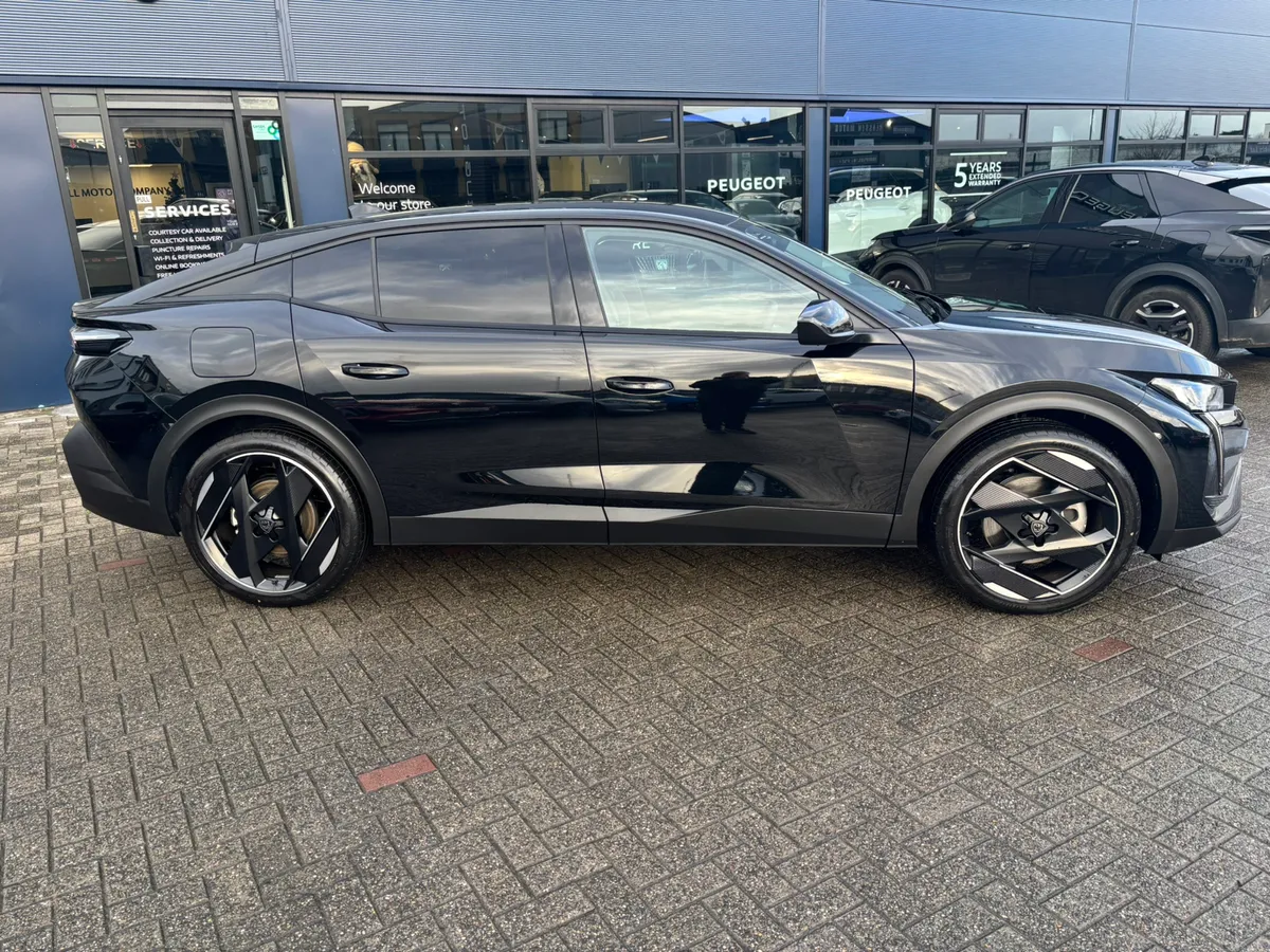 New Peugeot 408 Allure PHEV - Image 3
