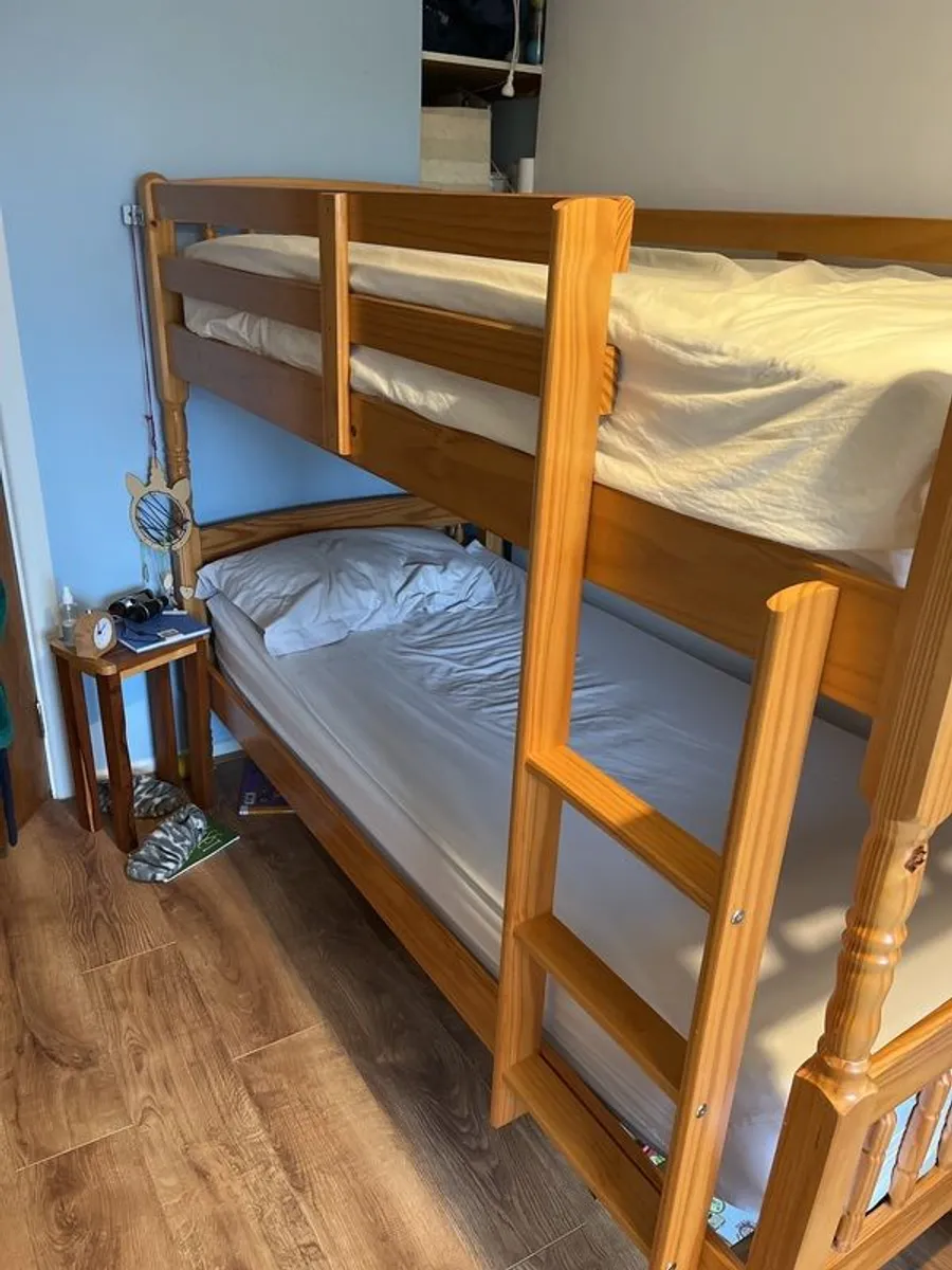 Bunk bed - Image 1