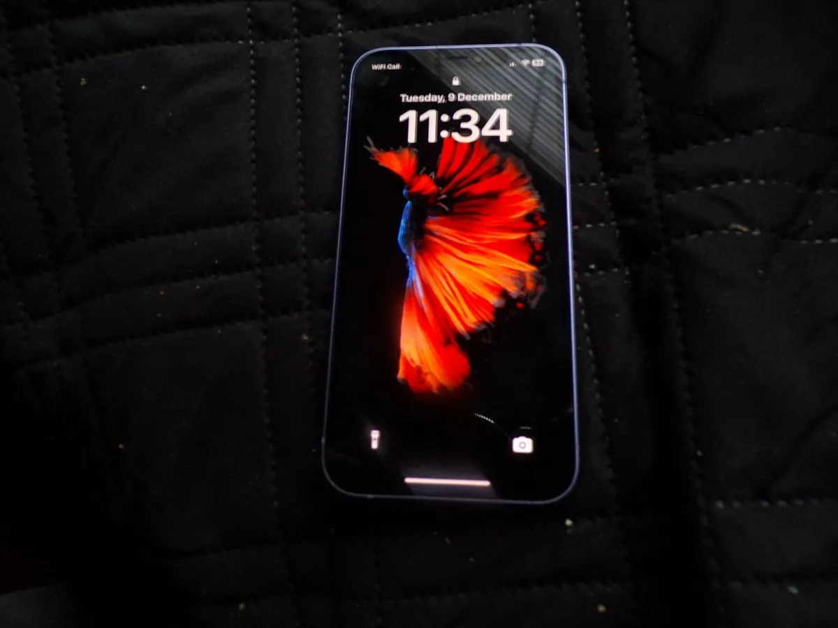 i phone 12 - Image 1