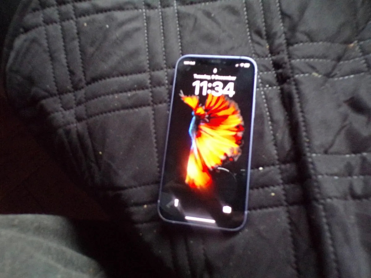 i phone 12 - Image 2