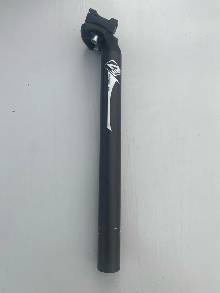 Carbon Seatpost - Image 1