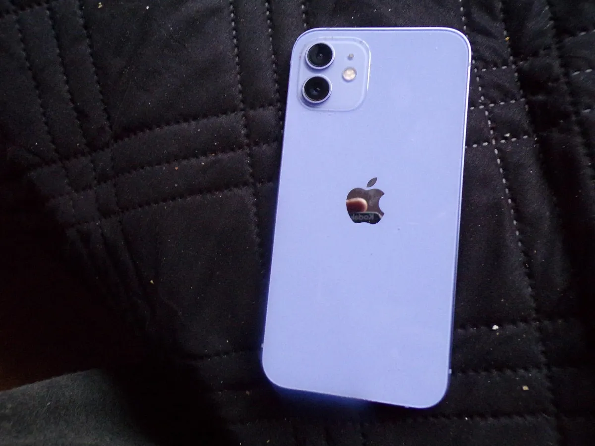 i phone 12 - Image 3