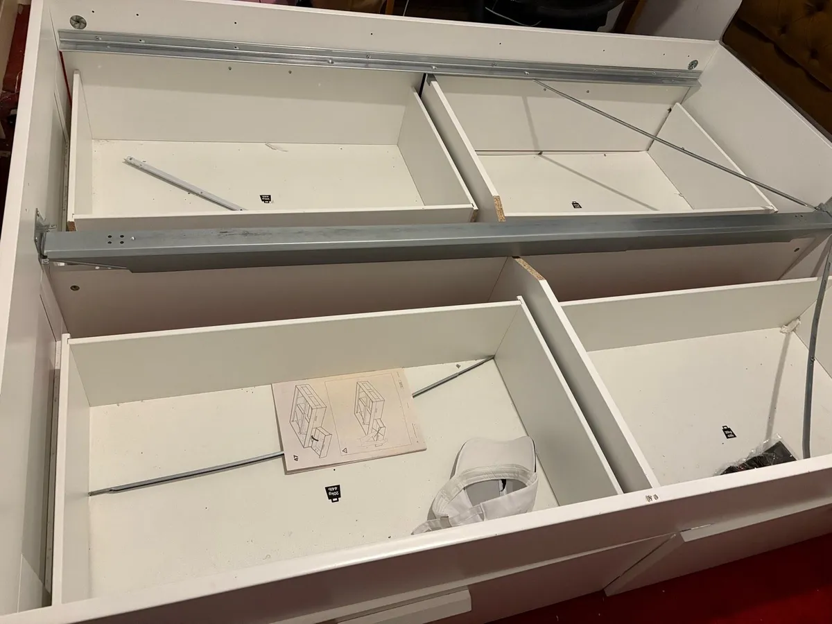 Small double bed - Image 4