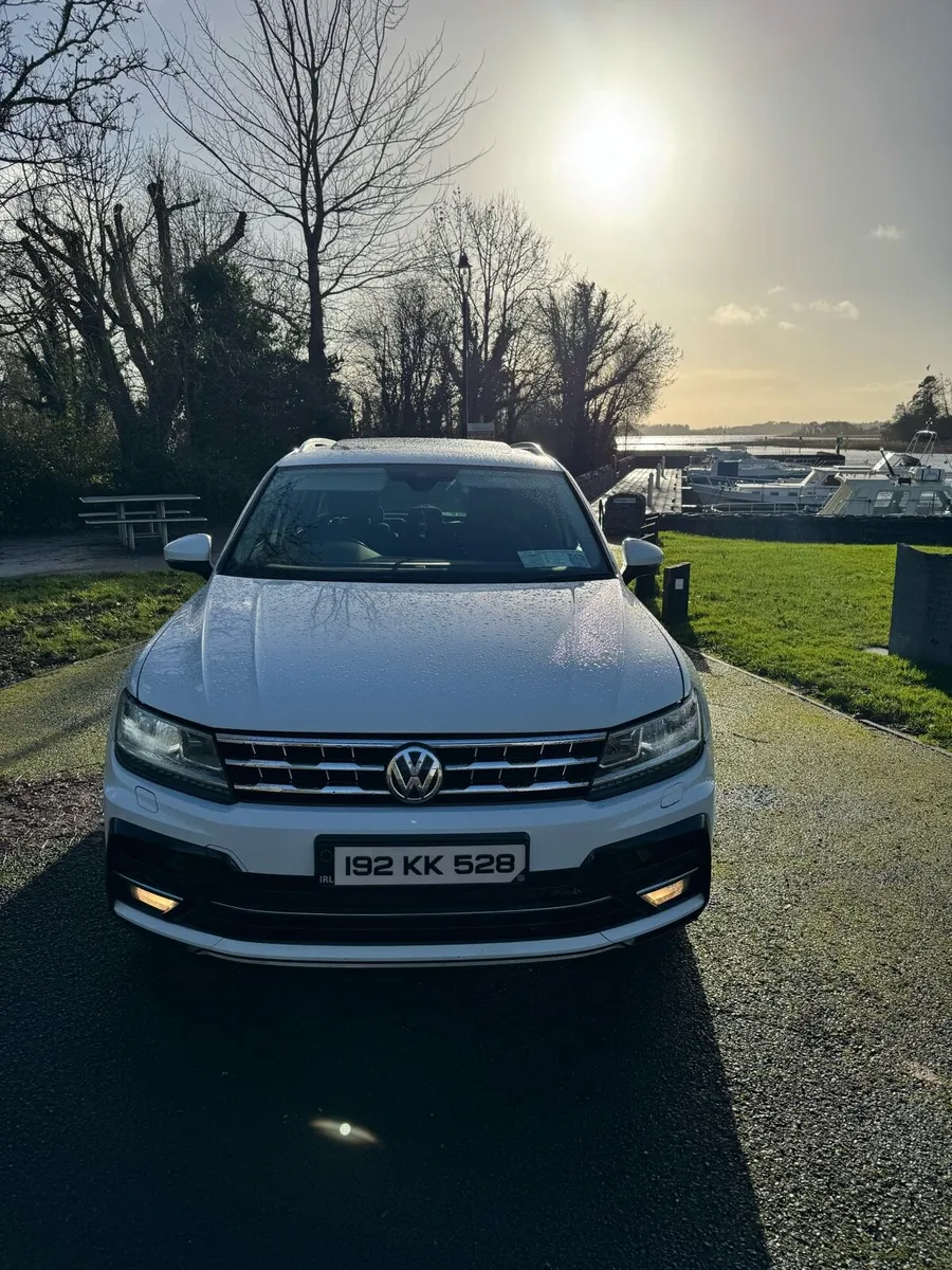 192 R-LINE TIGUAN 4 MOTION PAN ROOF - Image 2