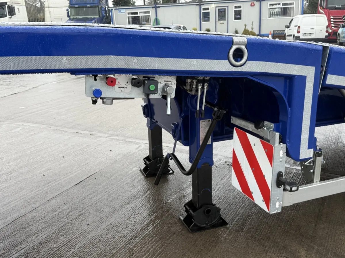 2026 MAC 3 AXLE LOWLOADER WITH LIFTING DECK - Image 4