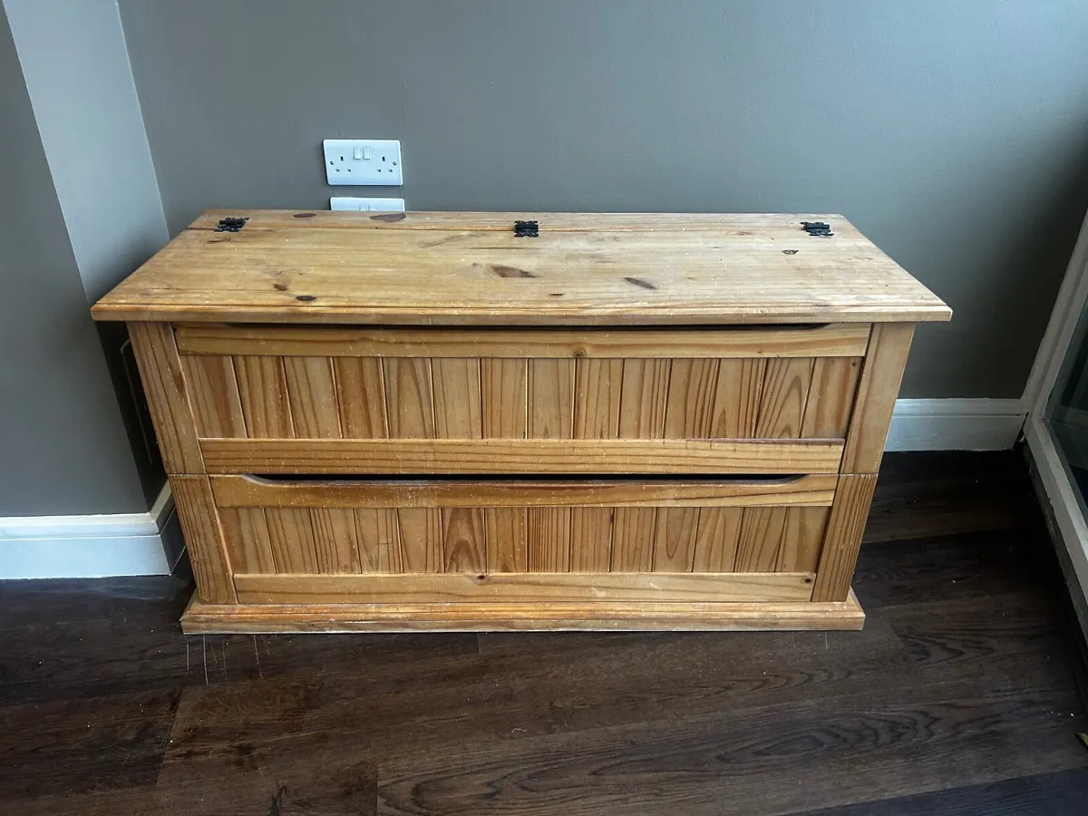 Wooden storage box - Image 1