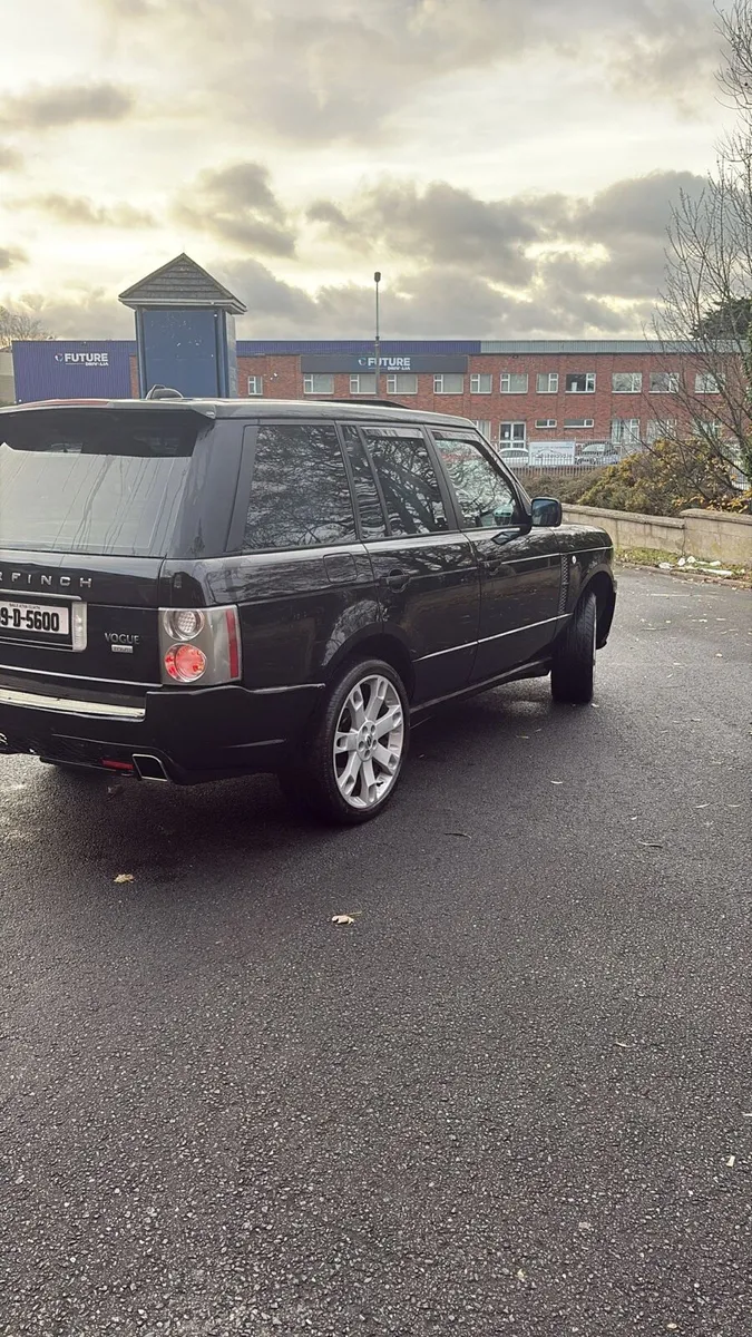 Land Rover, Range Rover Overfinch €333 tax - Image 3