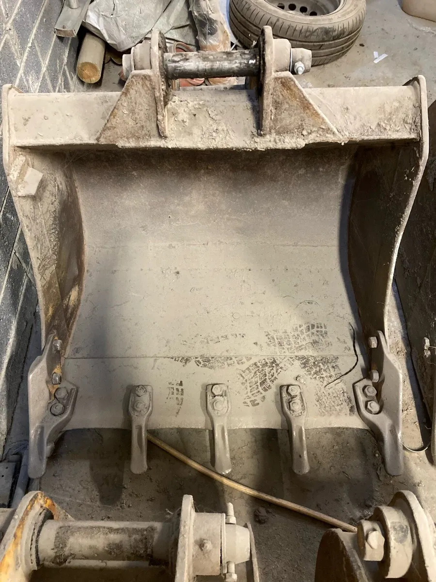 Selection of used JCB 3CX buckets for sale. - Image 1