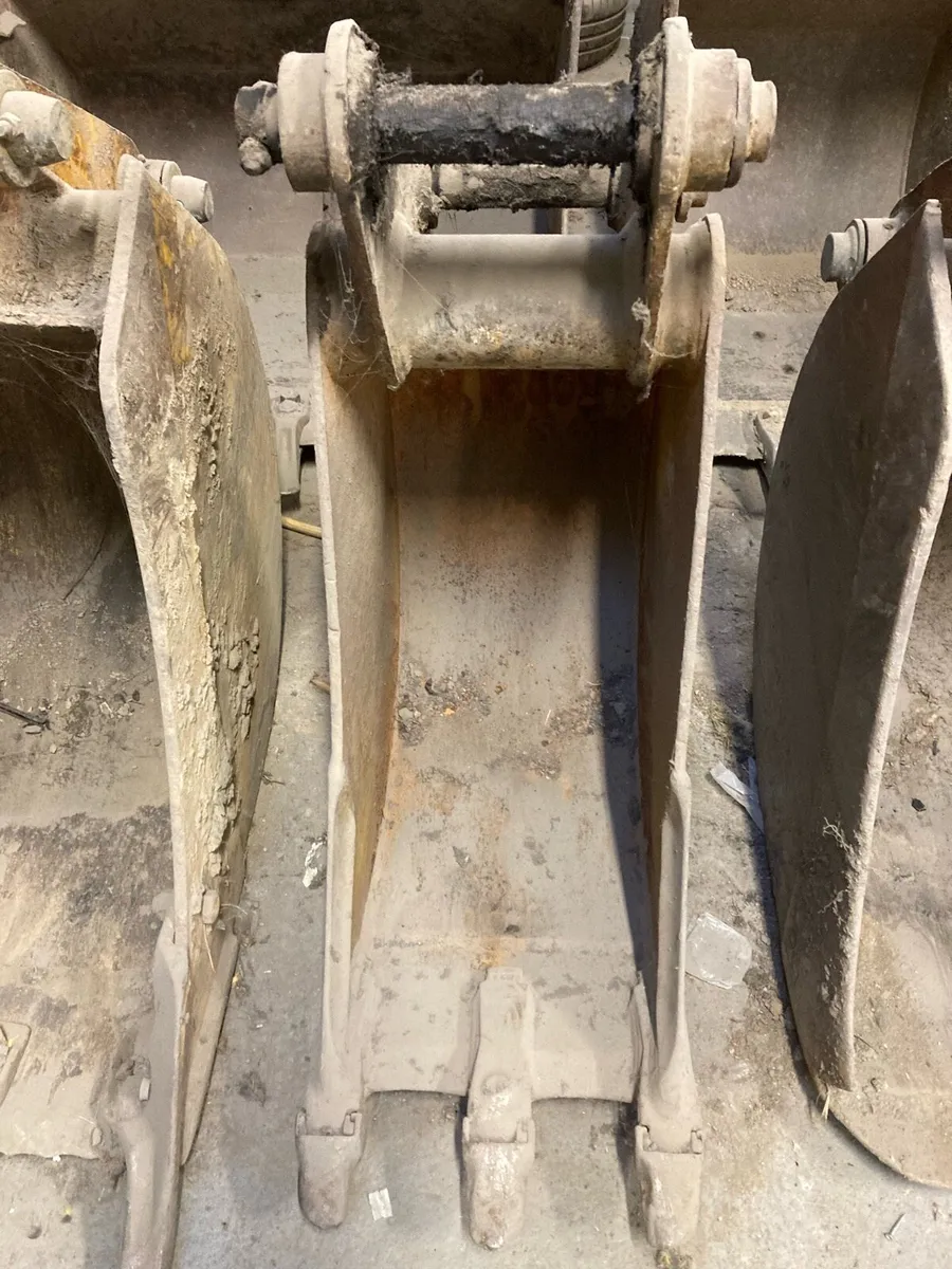 Selection of used JCB 3CX buckets for sale. - Image 4