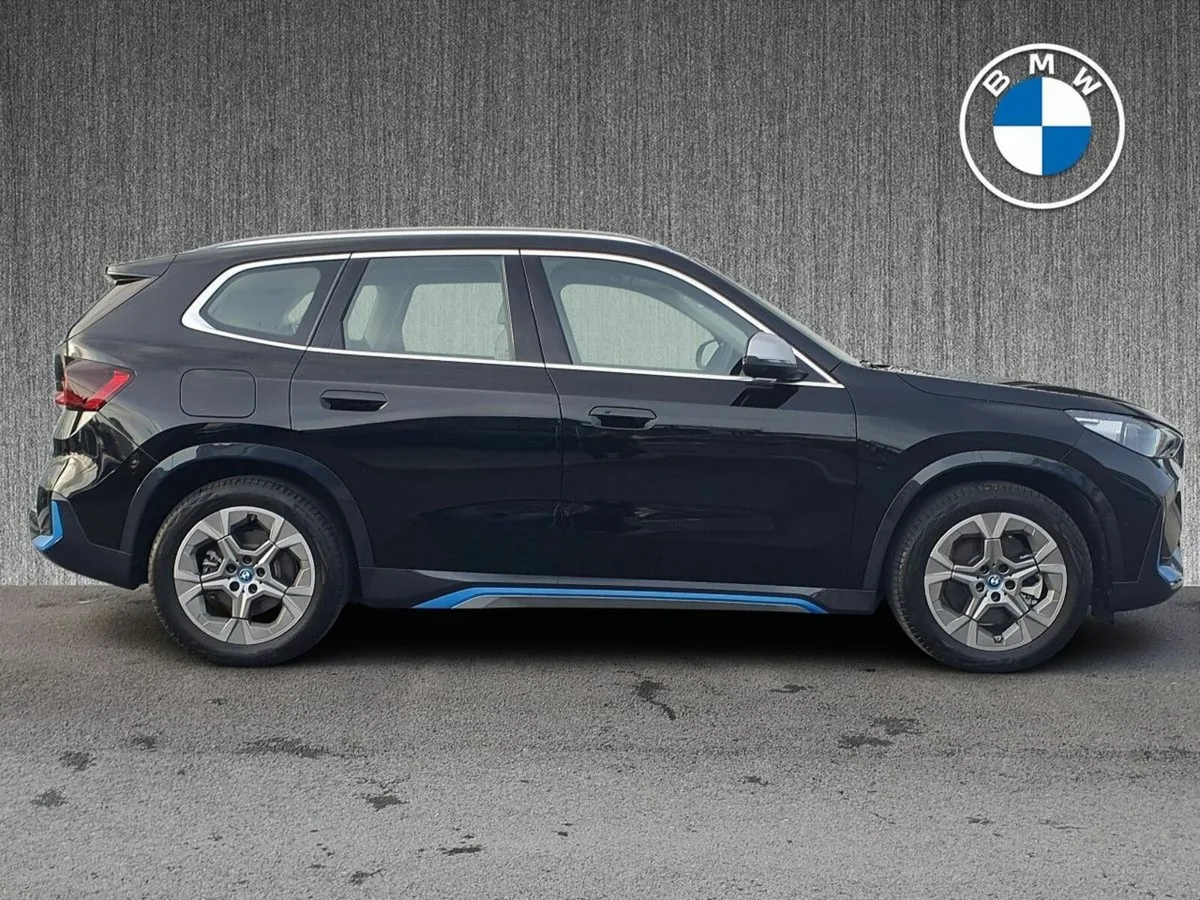 BMW iX1 xDrive30 xLine - Image 3