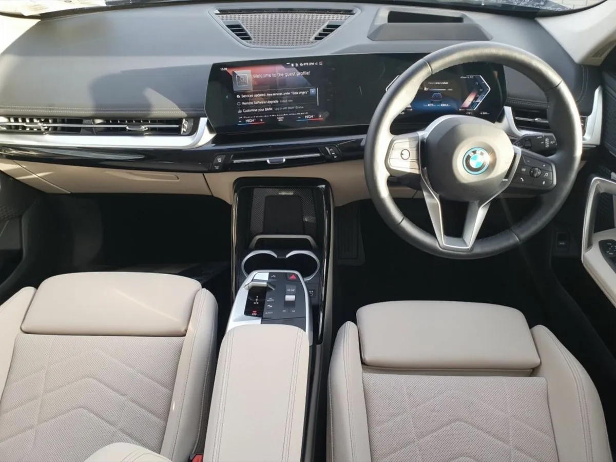BMW iX1 xDrive30 xLine - Image 4
