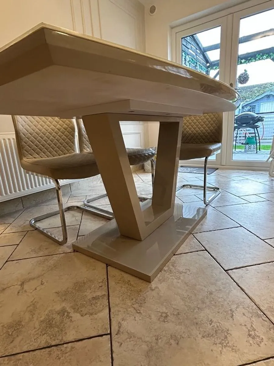 Venice Dining Table - Marble Effect - Image 2