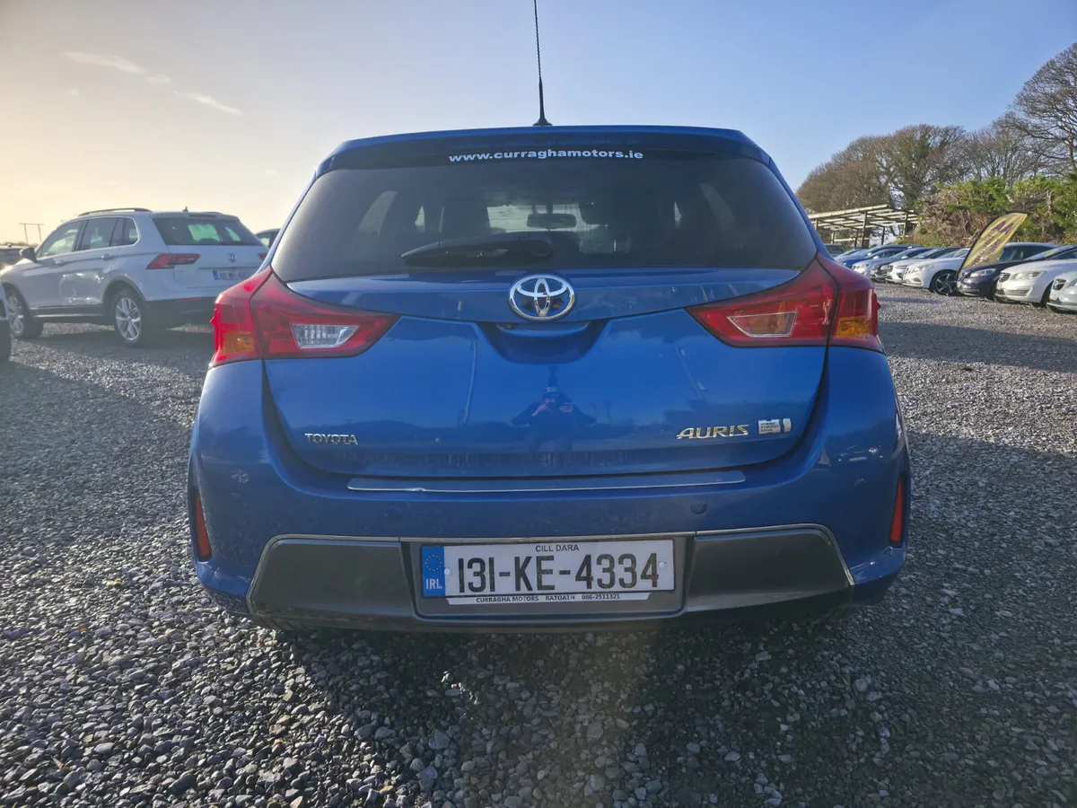 2013 Toyota Auris – 1.8 Hybrid Automatic – Blue - Image 4