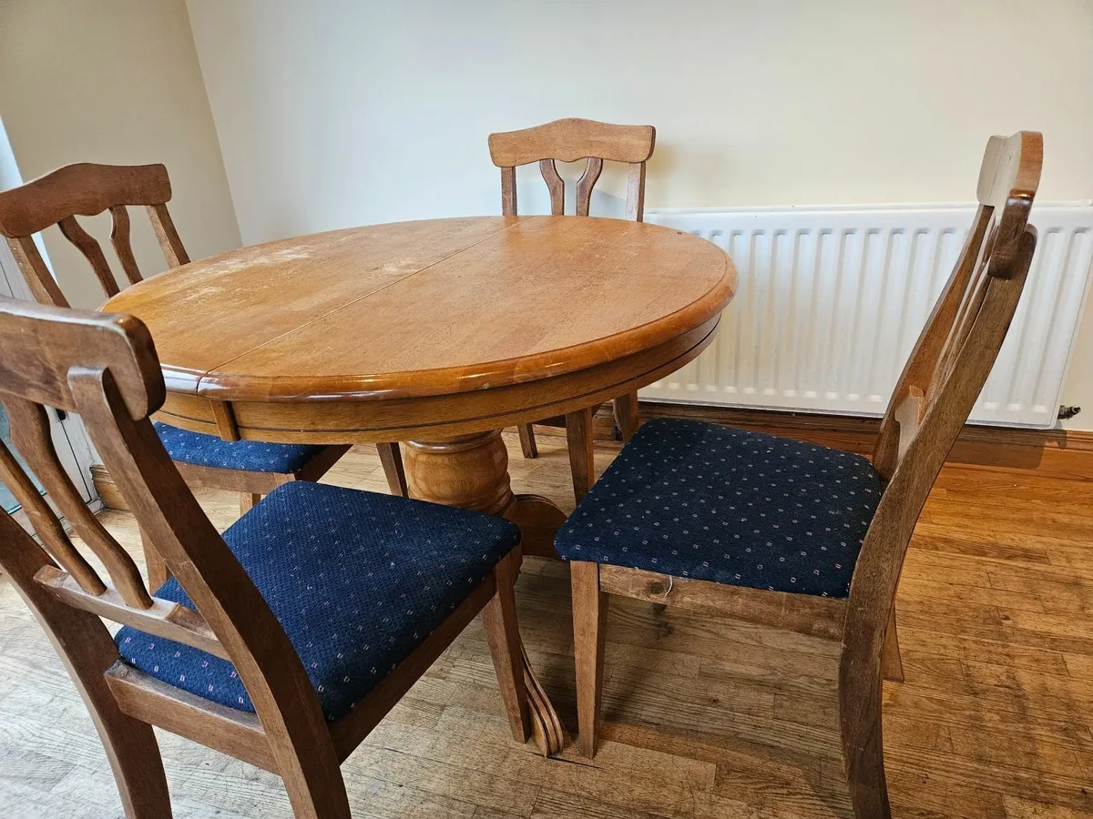 FREE Dining table & 6 chairs - Image 2