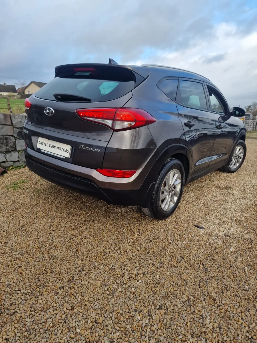 16 Hyundai Tucson 1.7D NEW NCT - Image 3