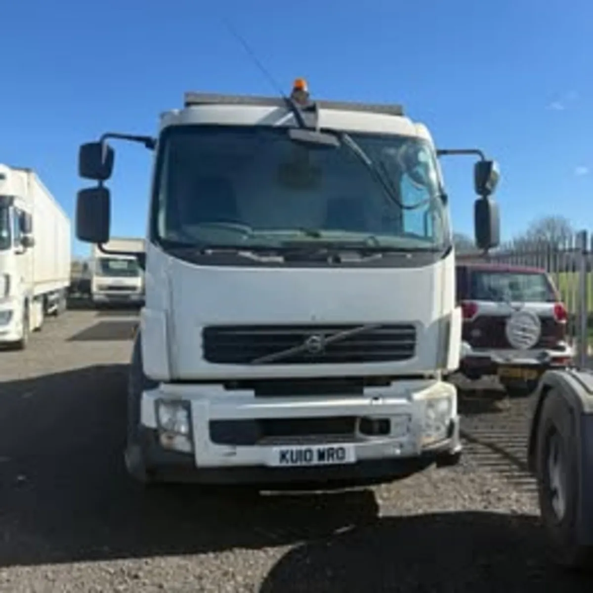 2010 Volvo FLH 240 4x2 With Skip Lifting equipment - Image 3