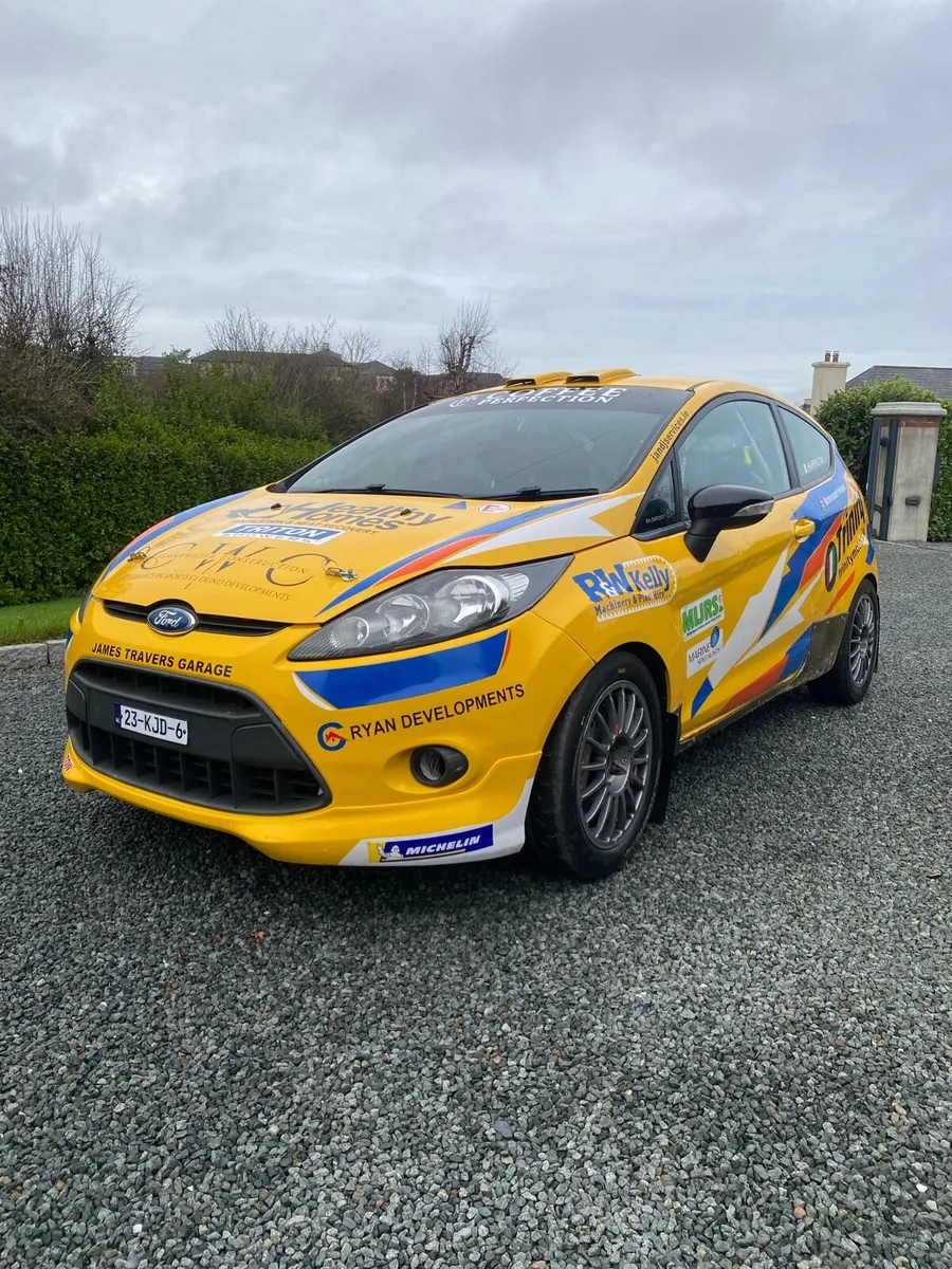 Ford fiesta R2 Rally Car - Image 1