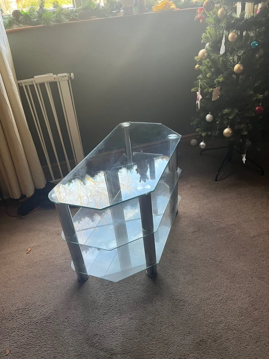 Tv stand and a  coffee table - Image 1