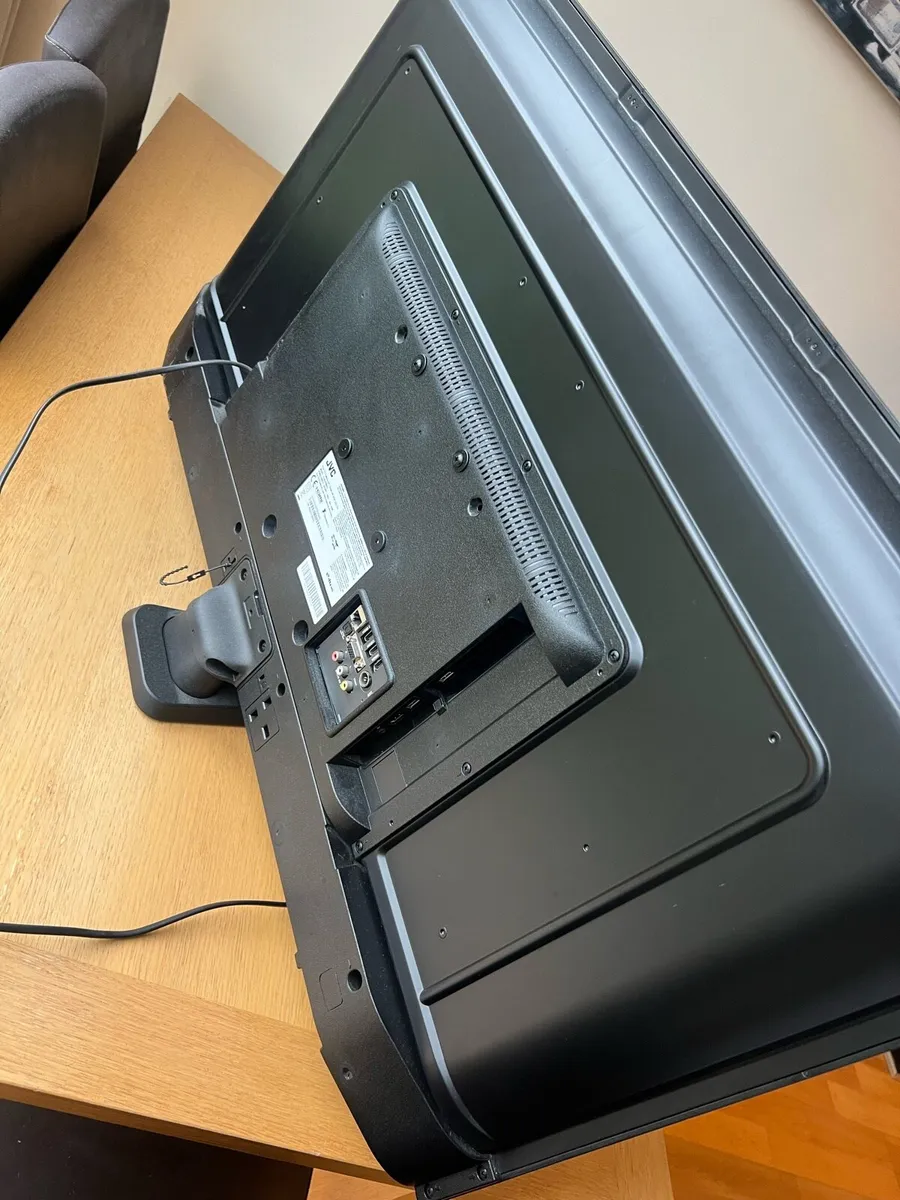 JVC 49" Smart 4K TV - Image 2