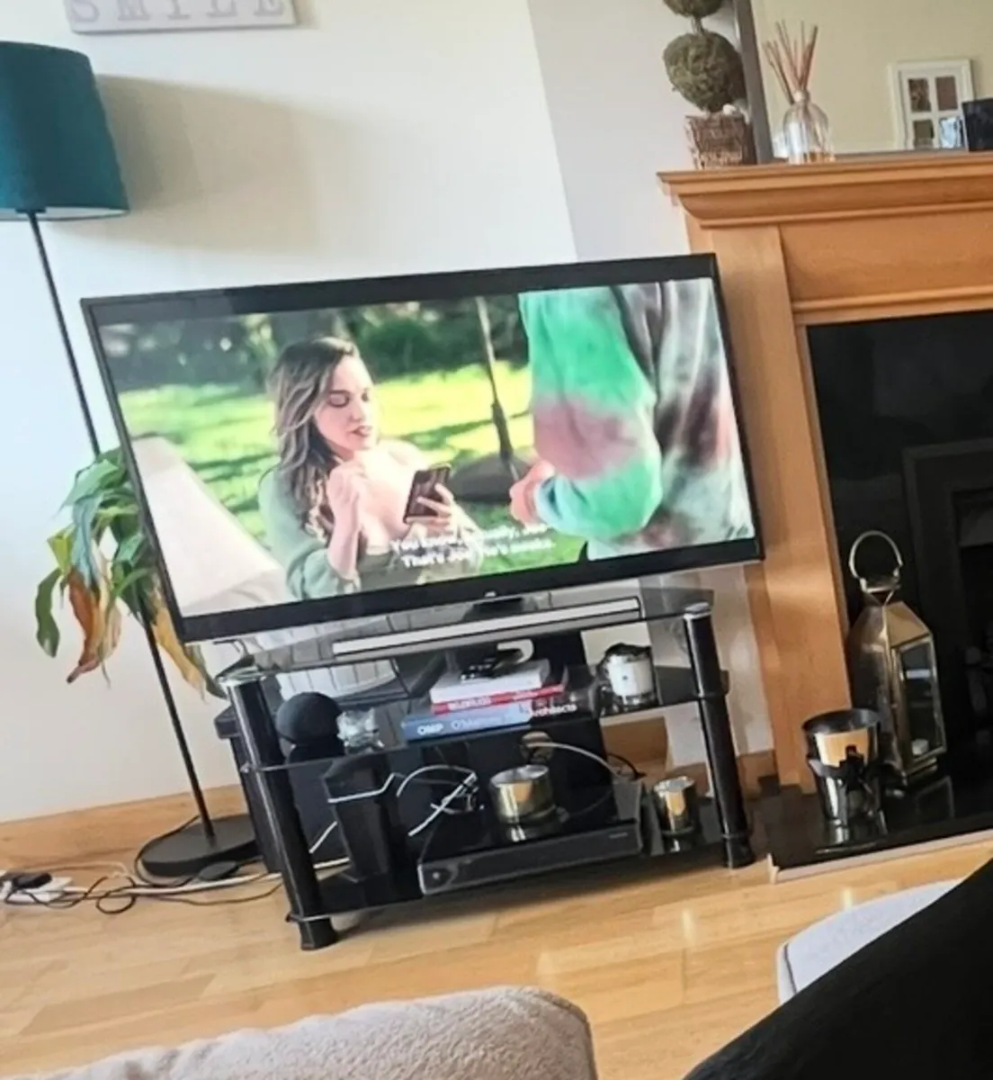 JVC 49" Smart 4K TV - Image 4