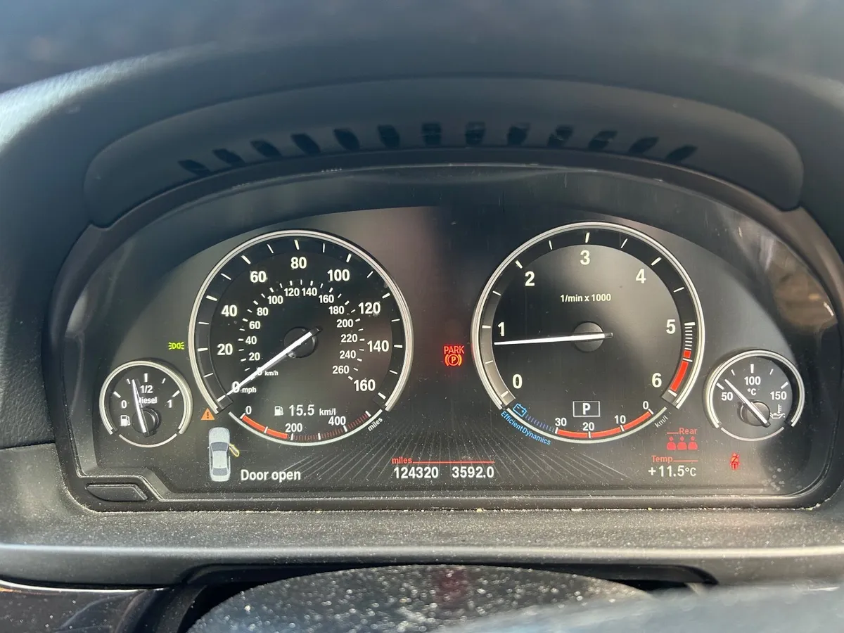 BMW 5-Series 2015 - Image 3