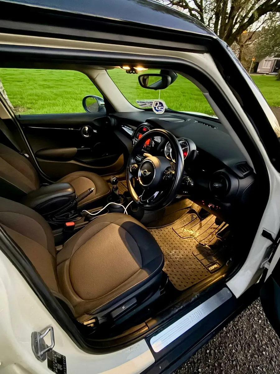 Mini Cooper - Image 2