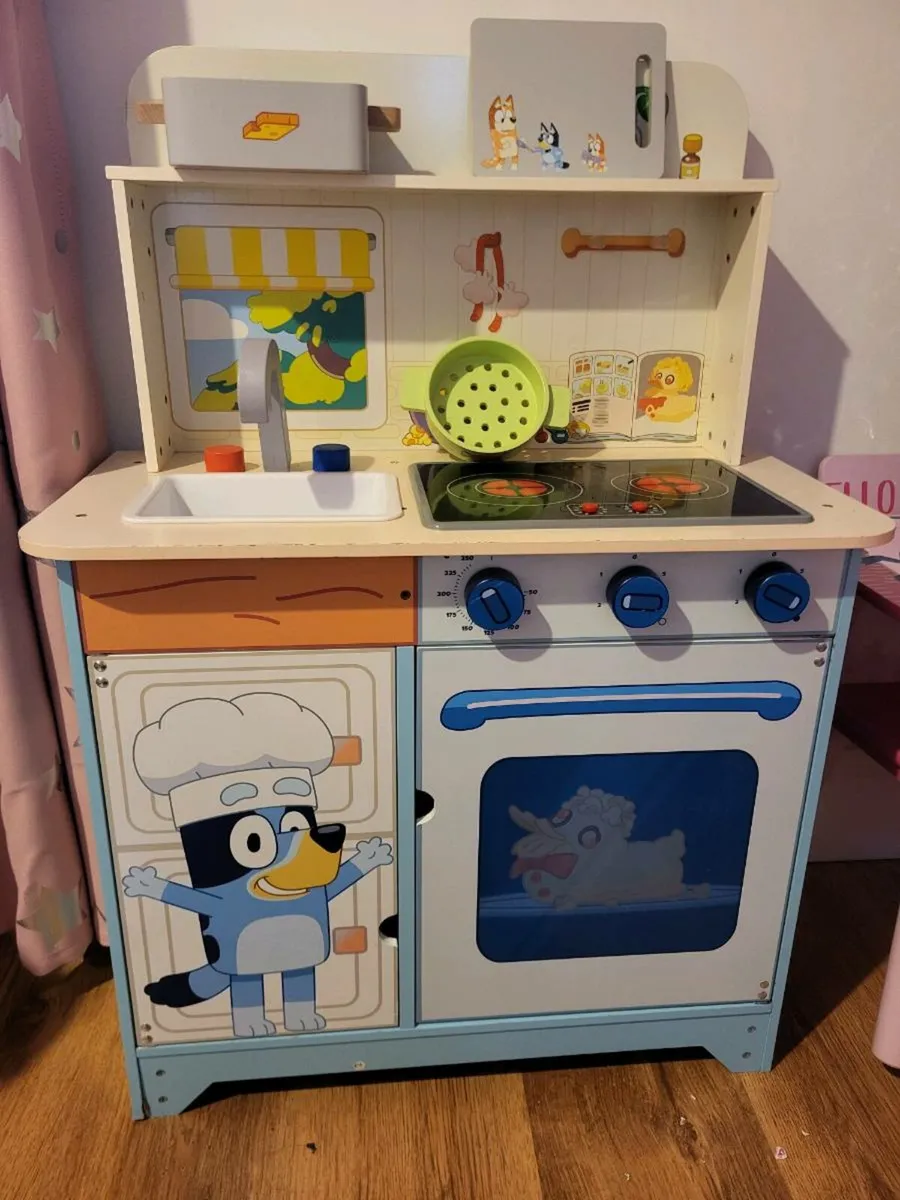 Childrens kitchen - Image 1