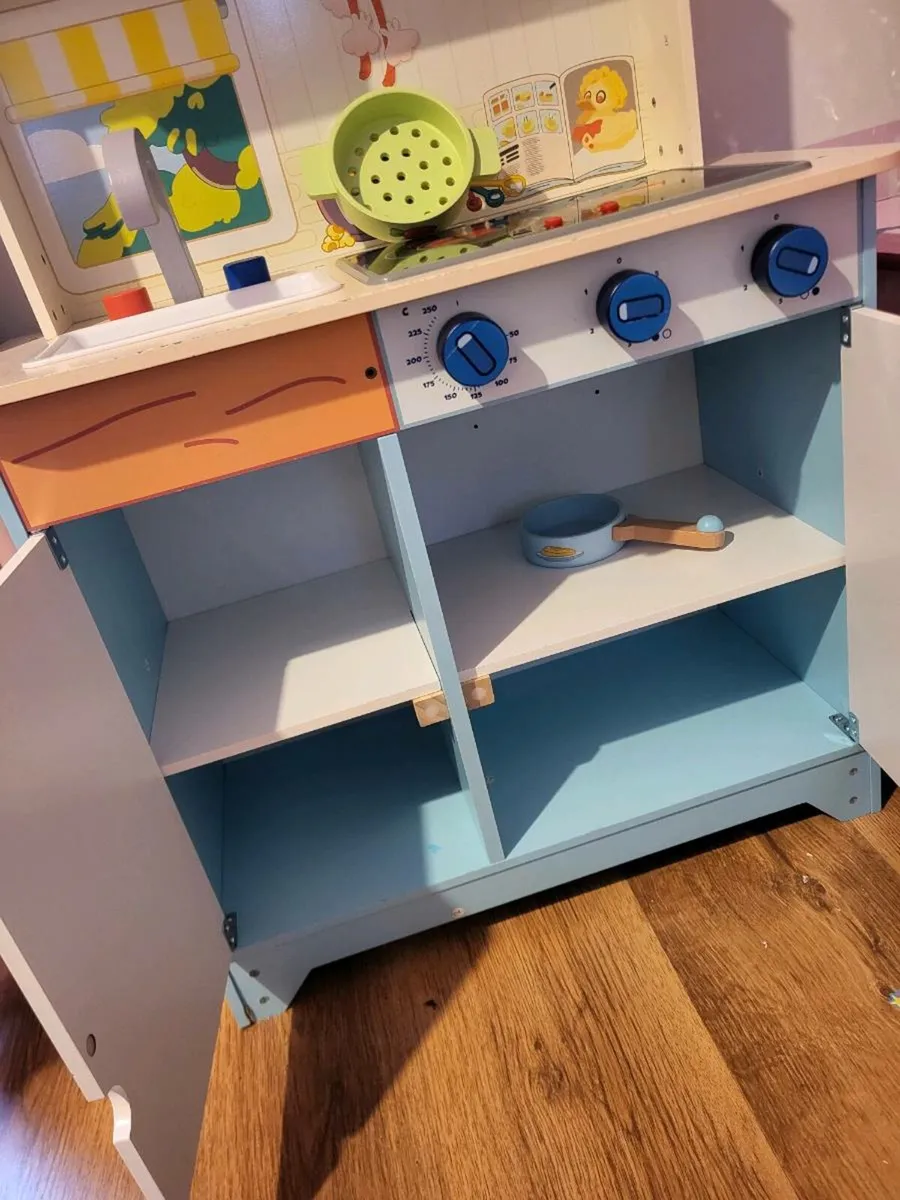 Childrens kitchen - Image 3
