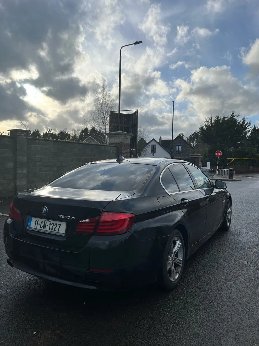 BMW 5-Series 2011 - Image 3