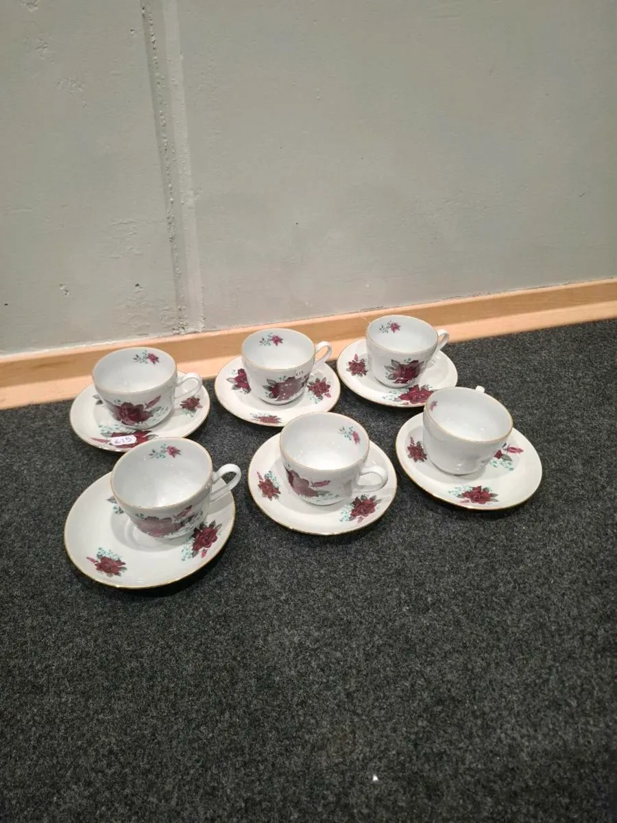 6 red china cups and saucers postage possible - Image 2