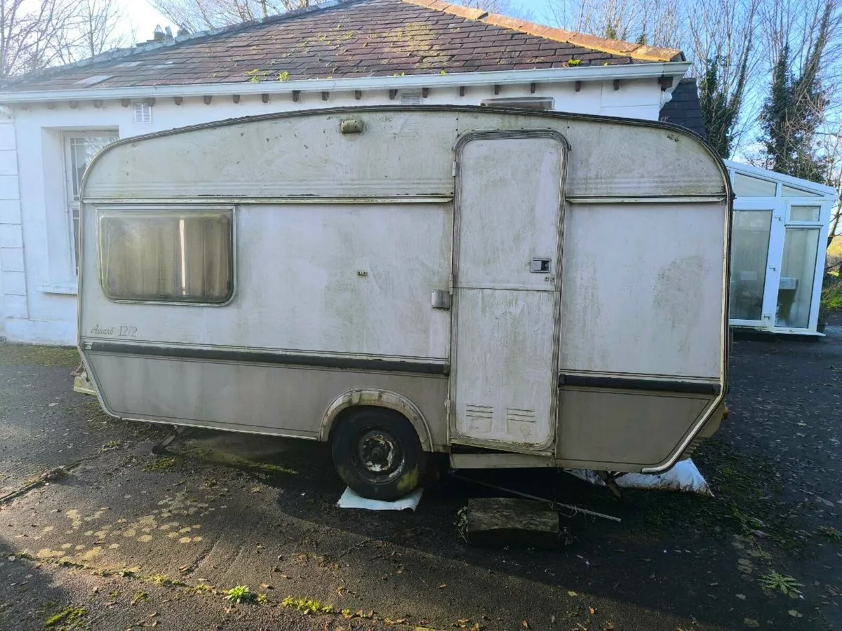 Vintage caravan - Image 3