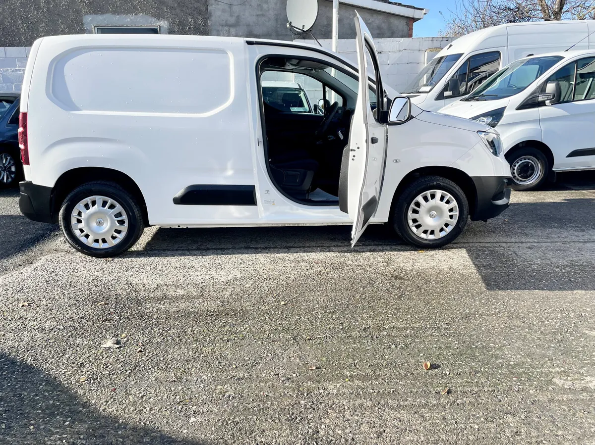 Opel Combo L1H1 1.5CDTI Diesel 100BHP SWB,2022 - Image 3