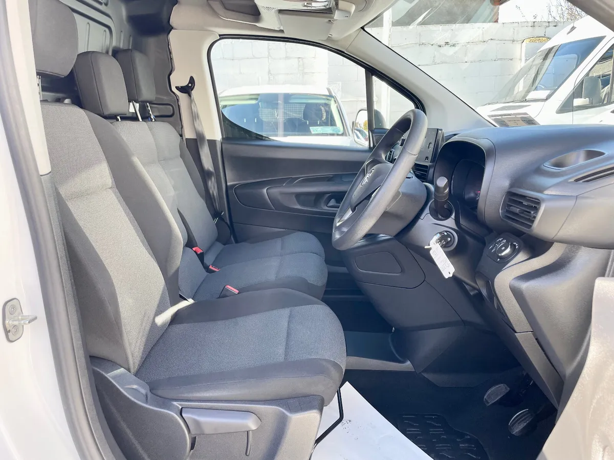 Opel Combo L1H1 1.5CDTI Diesel 100BHP SWB,2022 - Image 4