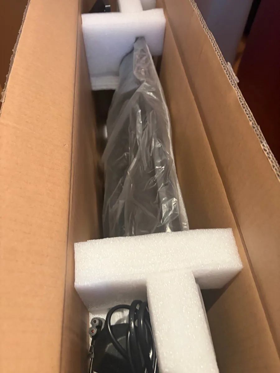 32” LED TV - Image 3