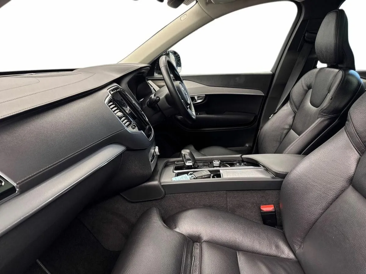 Volvo XC90 T8 PLUS DARK *3YR WARRANTY AND 2 SERVIC - Image 2