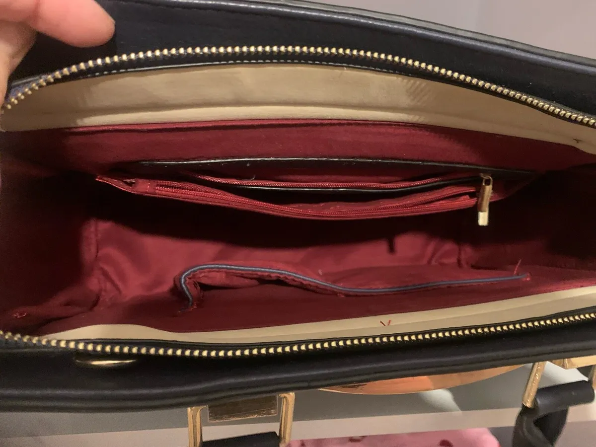 Michael korrs handbag - Image 2