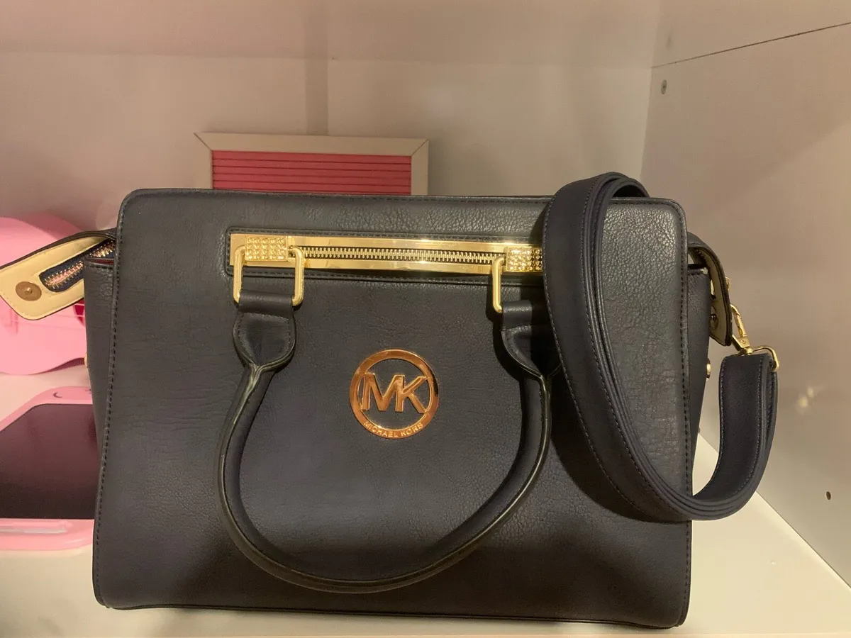 Michael korrs handbag - Image 3