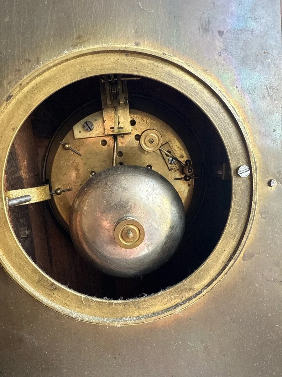 Ornate Vintage Mechanical Mantel Clock - Image 3