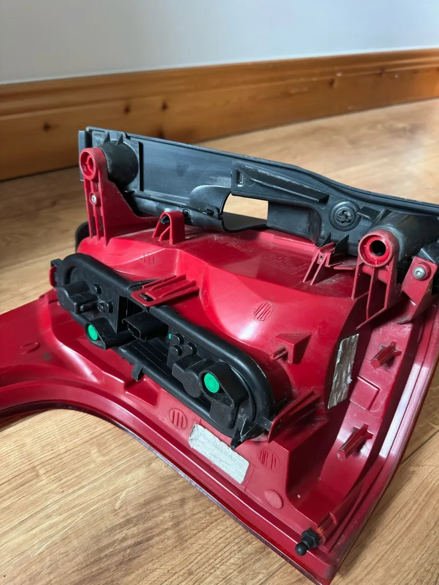Peugeot 5008 mk1 2009-2013 right rear light - Image 4