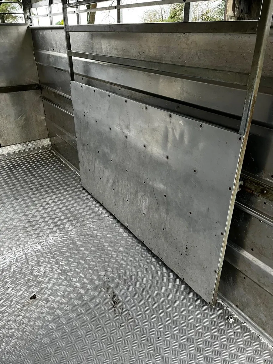 Falcon cattle trailer - Image 3