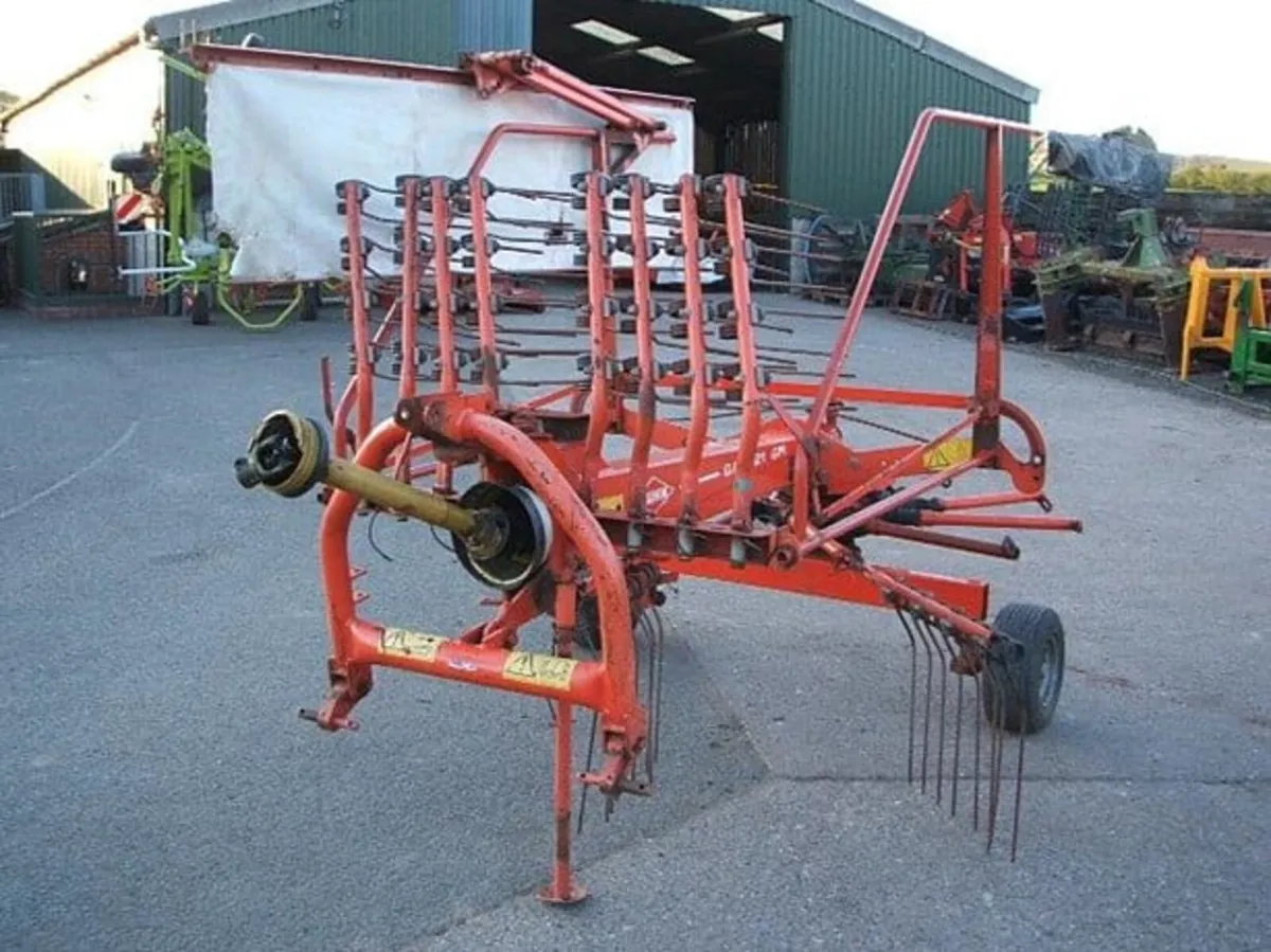 KUHN GA4121 RAKE - Image 1