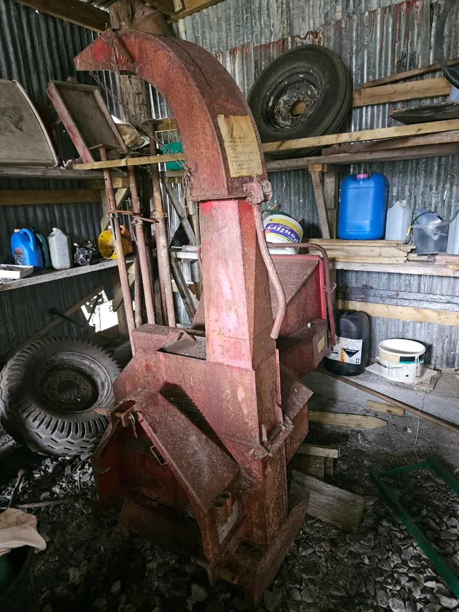 Wood chipper - Image 1