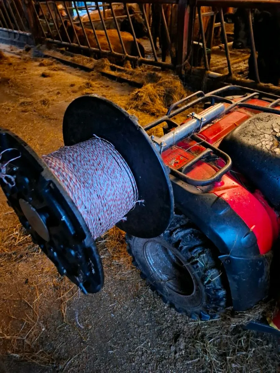 QUAD ELEC FENCE REALER - Image 1