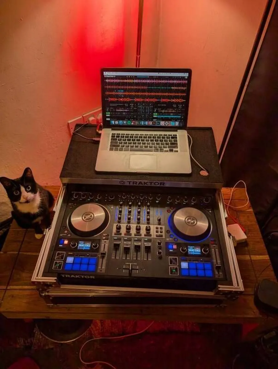 Traktor S4 Mark 3 + Flight Case - Image 3